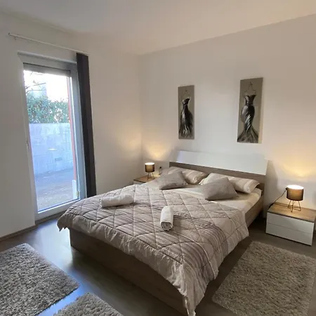 Ivni Apartmani Novigrad Istria Extérieur photo