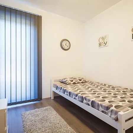 Ivni Apartmani Novigrad Istria Chambre photo